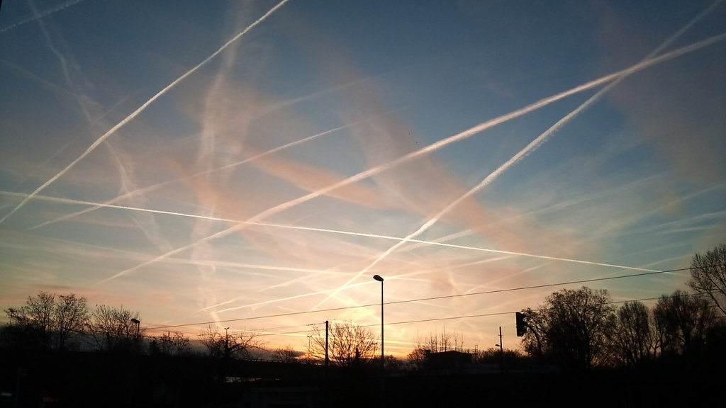 Was steckt hinter den Mustern am Himmel? Was sind&nbsp;Chemtrails?